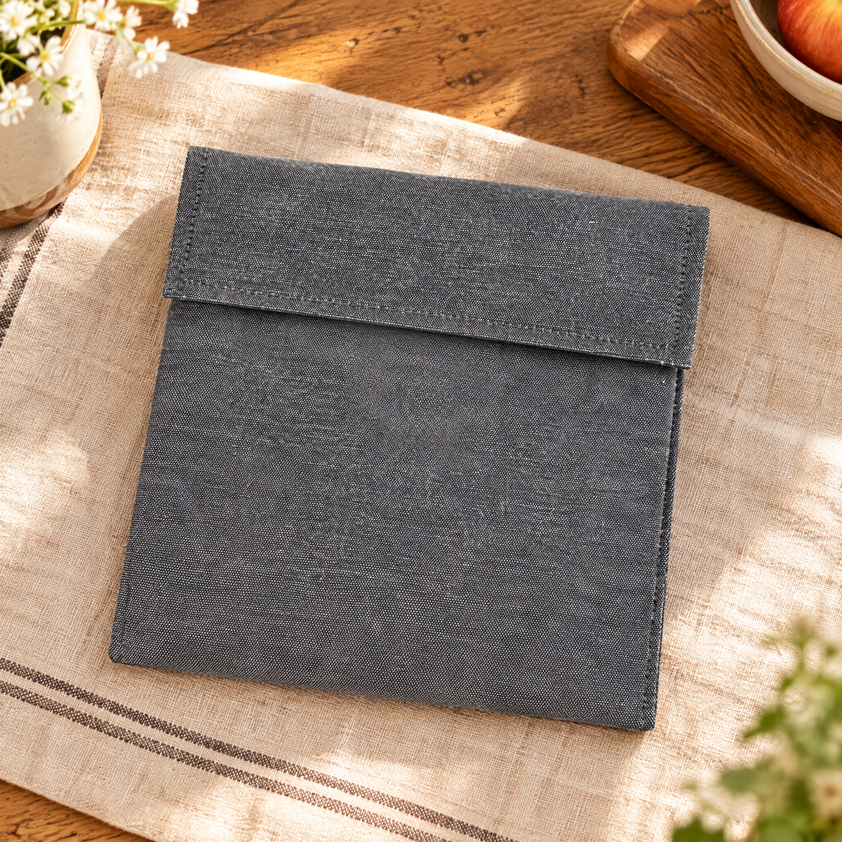 Fold Sandwich Pouch hero: Complete closed Fold grey pouch with broad flap