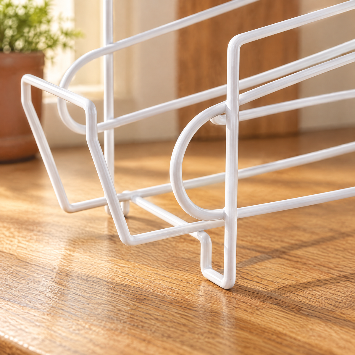 Roll Two-Level Can Rack detail: See the front stop and open rails.