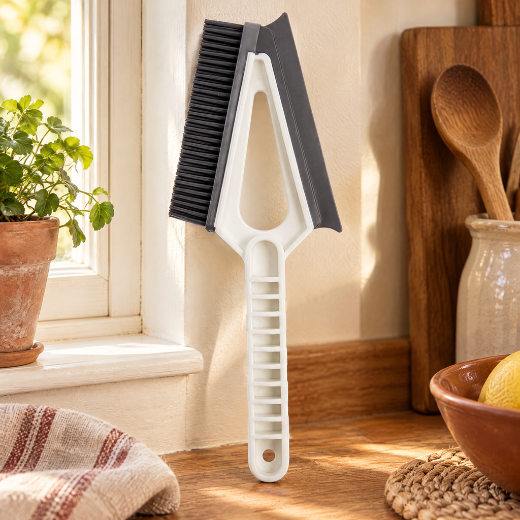 Trace Gap Brush hero: Trace’s actual open triangular two-edge head